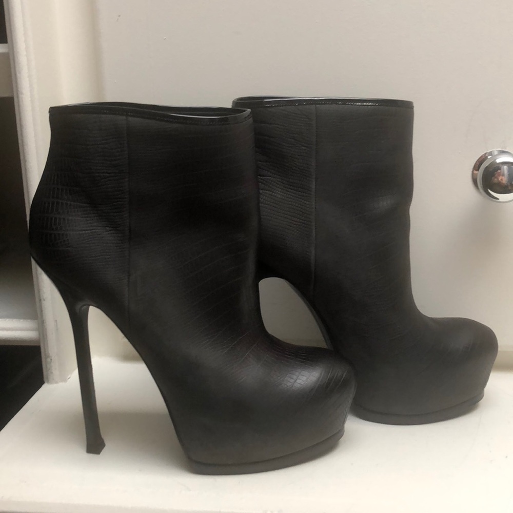 Yves Saint Laurent ankle boots